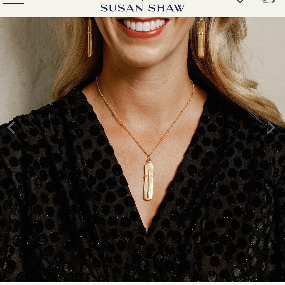 Susan Shaw Gold Pendant Necklace